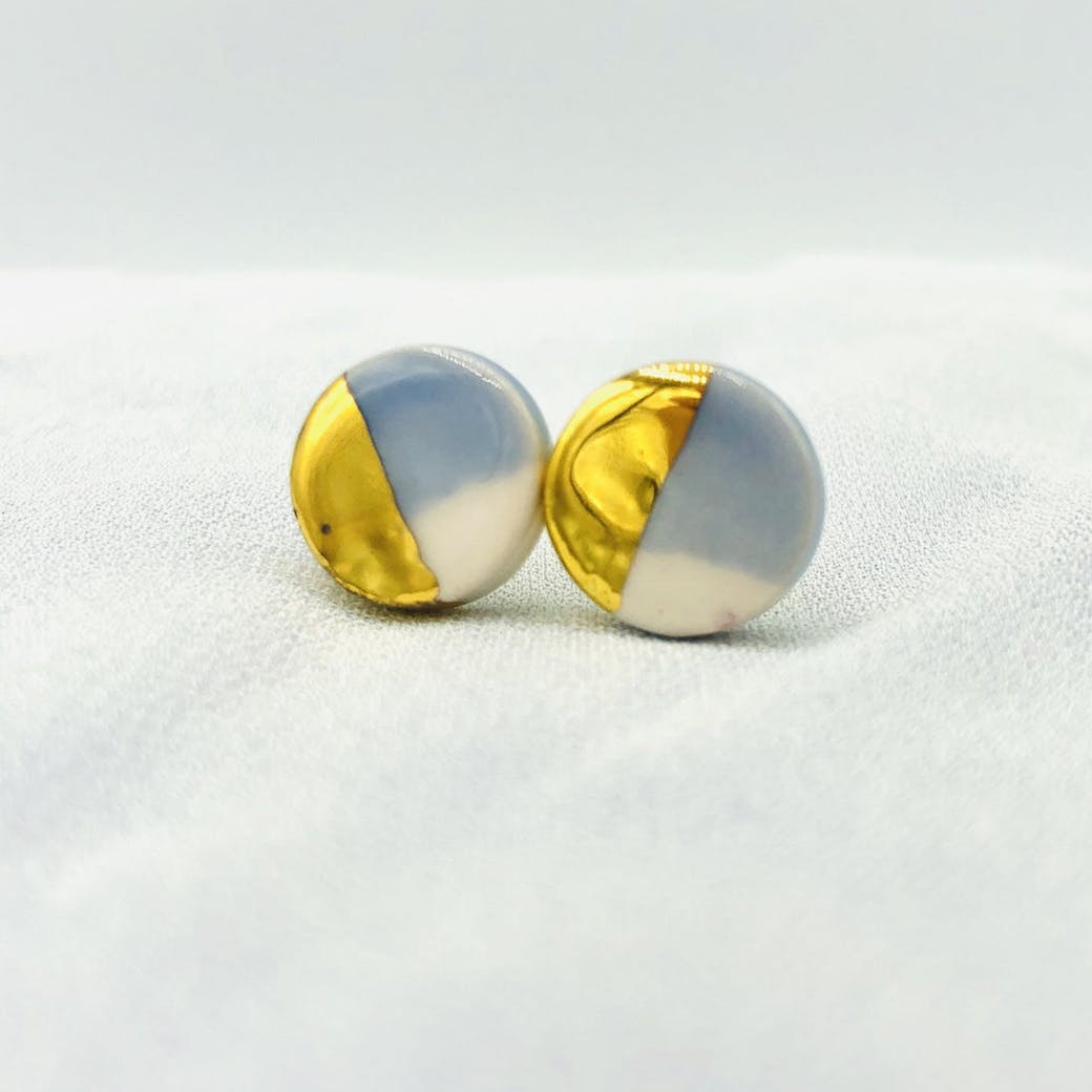 Ceramic earrings - Light blue and gold circle